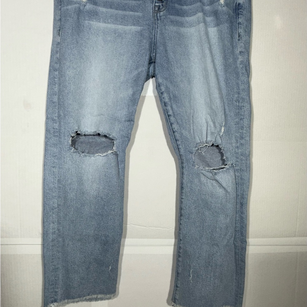 Torrid Women's SZ 12R Perfect Boyfriend Ankle  Stretch Jeans Distressed